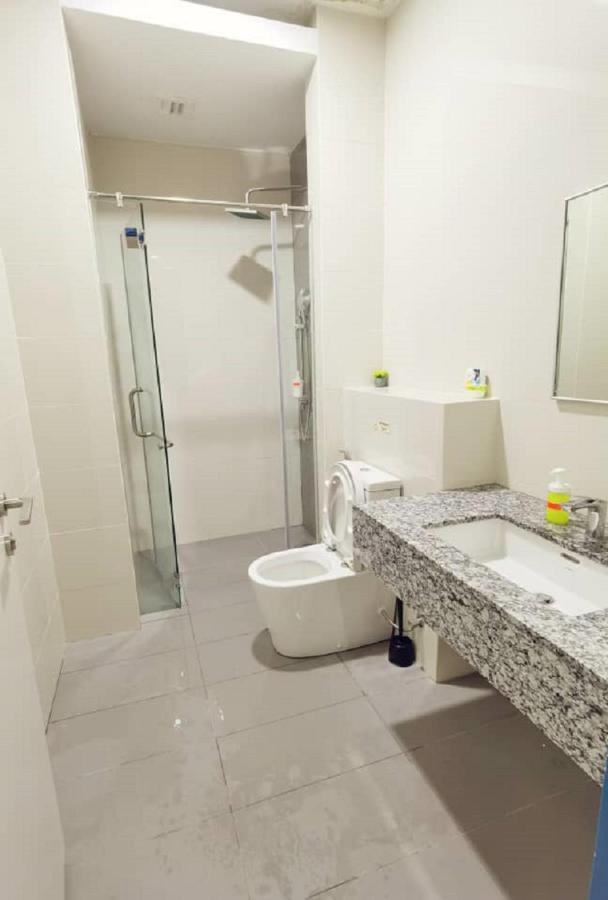 The Azure Residences 3A Paradigm Mall Pj 83A By Warm Home Петалинг-Джая Экстерьер фото