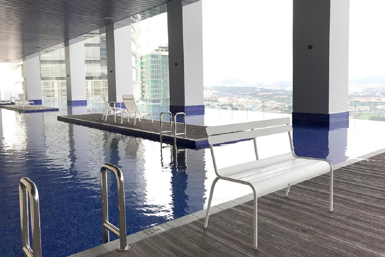 The Azure Residences 3A Paradigm Mall Pj 83A By Warm Home Петалинг-Джая Экстерьер фото